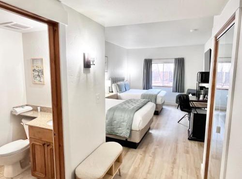 Remodeled 2Q Near Park City with Pool & Hot Tub -2070