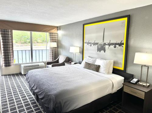 Super 8 by Wyndham Morganton