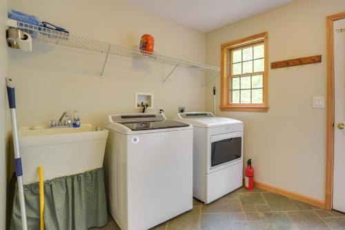 Rustic North Creek Getaway ~ 4 Mi to Gore Mtn!
