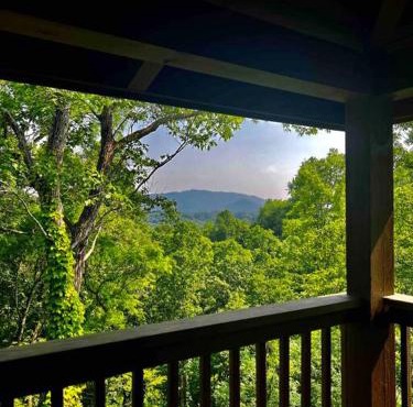 Gorgeous Smoky Mtn VIEWS! HOT TUB Amazing RATES!